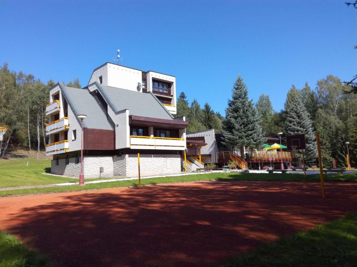 Hotel Ceska Farma Dolni Dvur Zewnętrze zdjęcie